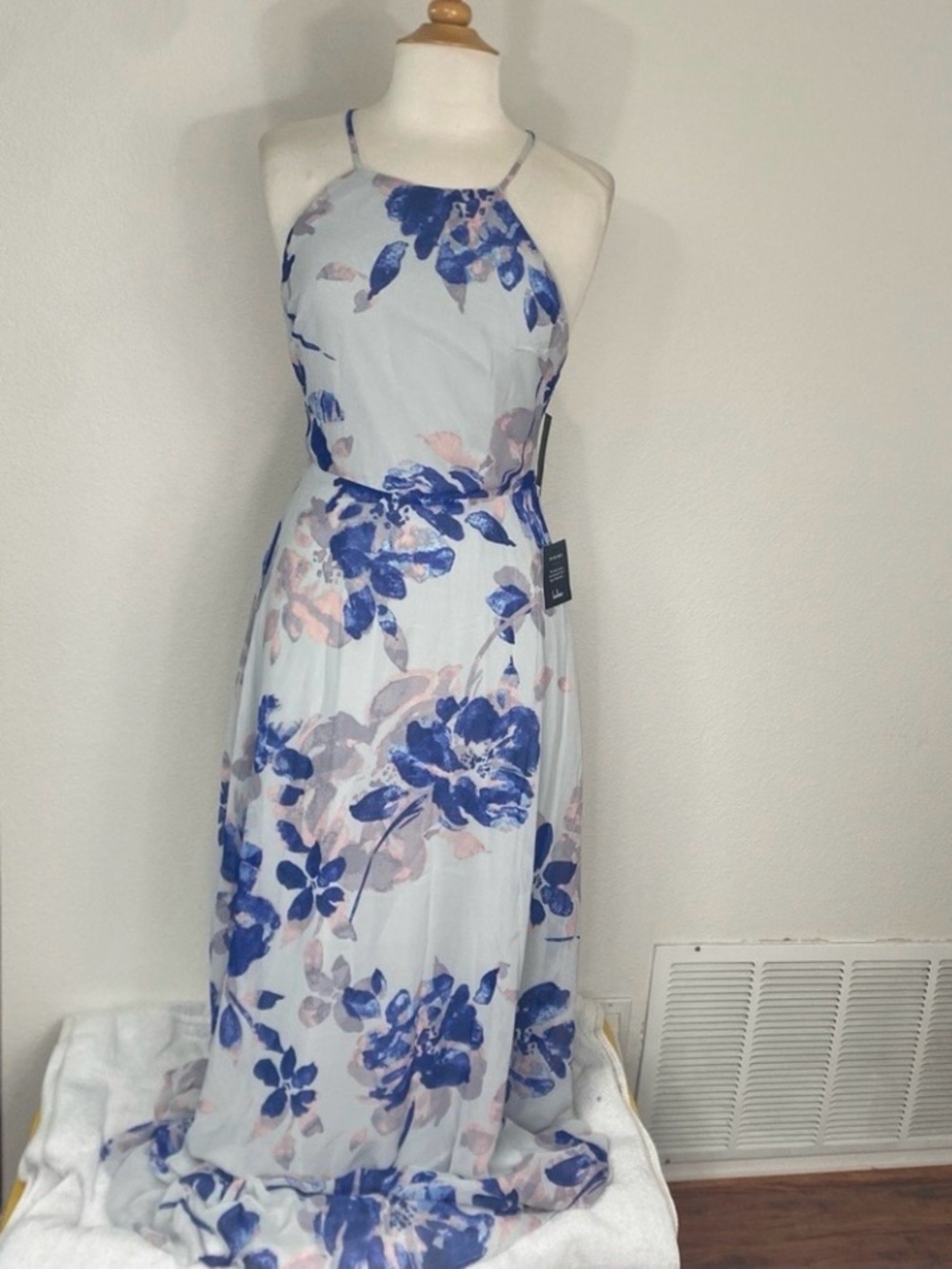 NWT New Lulus Womens Gray Blue Floral Halter Chiffon Strappy Maxi Dress Size M